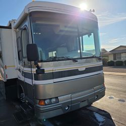 2005 Fleetwood Bounder 38N