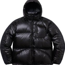 SUPRME FEATHERWEIGHT DOWN JACKET