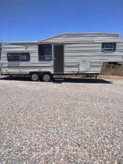 5th wheel -HUGE - As Is