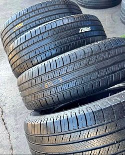 225/65/17 Michelin 📍📍 Vendo un set de llantas con 80% de vida las 4 📍🌟