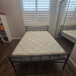 Full Size Platform Bed & Mattresse