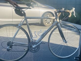 Cannondale R2000si Road Bike (CAAD5)