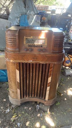 1940 Philco Radio