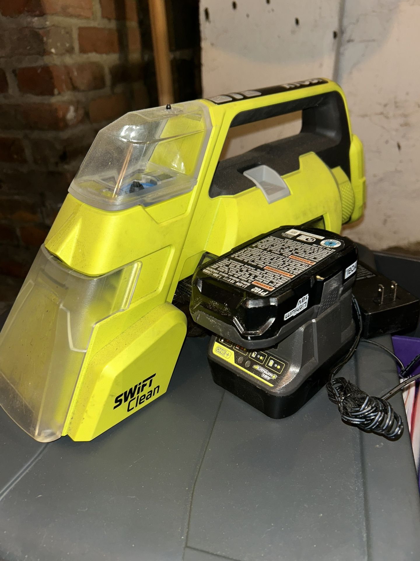 Ryobi Swift Clean 18V w/ Battery & Charger