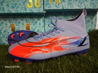 Soccer cleats us size 8.5
