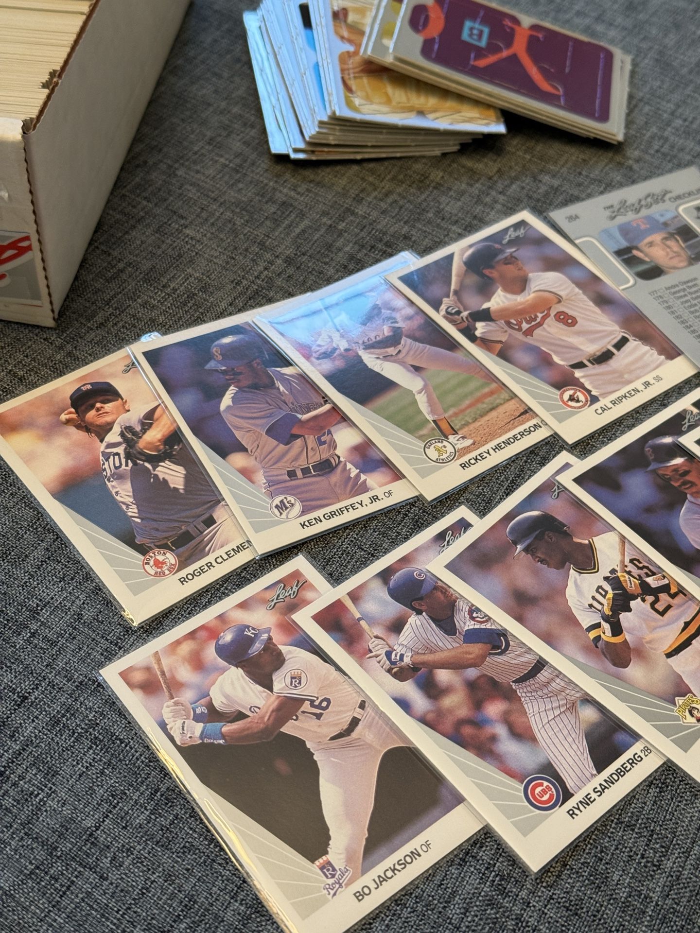 1990 Leaf Series 1 Baseball Card Set (#1-264 + Yogi Berra Puzzle) – Includes Griffey Jr., Bonds, Ripken, Ryan