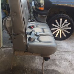 99-06 suburban yukon tahoe 3rd row