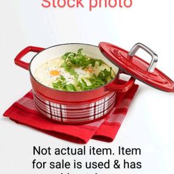 Cast Iron Dutch Oven 2 Quart Red Plain Enamel- Limited Holiday Edition Martha Stewart/Macy's Addition• Cast Iron Cooking, Pots & Pans, Kitchen & Cookw