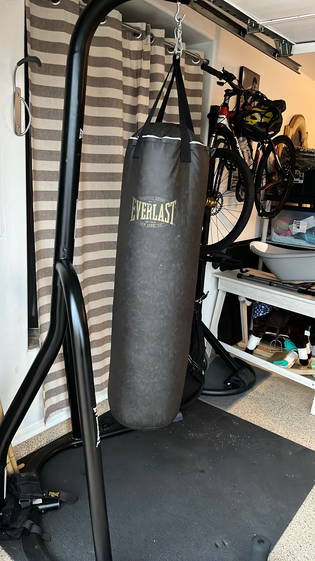 Everlast Boxing Heavy Bag