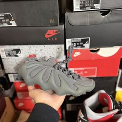 DS Adidas Yeezy 450 Stone Teal size 6,11.5