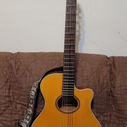YAMAHA APX-5NA ACOUSTIC ELECTRIC CLASSICAL NYLON STRINGS GUITAR MADE IN TAIWAN DREINAUGH NAT COLOR.