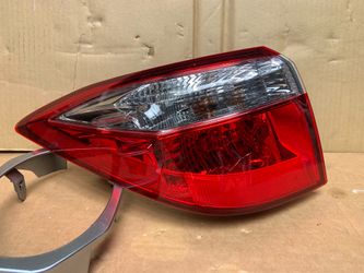 Left Tail light Toyota Corolla 2017-19