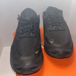 Size 13 - Nike Quest 4 Black Metallic Gold