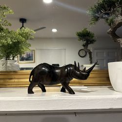 VINTAGE HAND CARVED SOLID WOODEN RHINOCEROS 