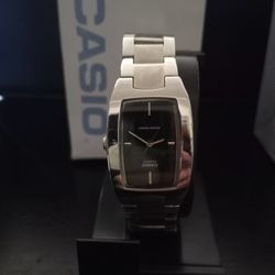 Casio Womans Metal Band Watch New In Box