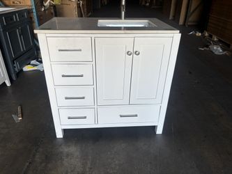 36” Vanity With Top White Right Door