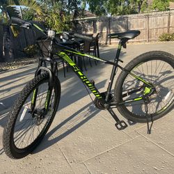Schwinn High Timber Mountain Bike, 7 Speeds, 29" Wheels - BLACK/GREEN for  Sale in Hialeah Gardens, FL - OfferUp