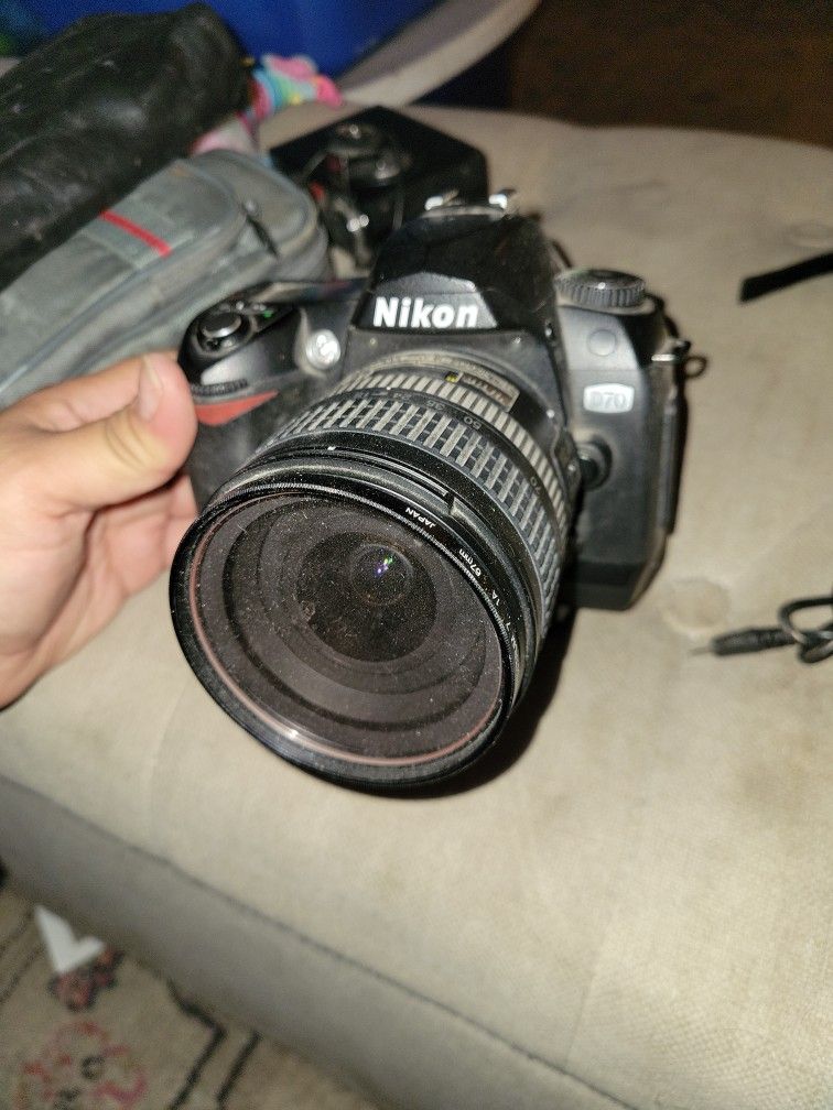 Nikon D70 Digital SLR