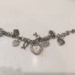 Quartz watch bracelet with charms