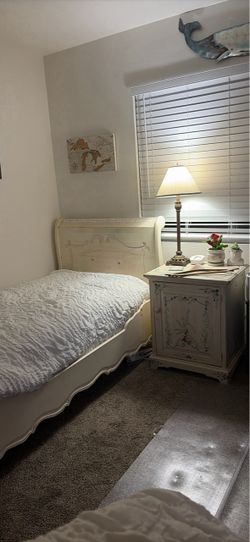 Antique nightstand and bedframe/bed Antique nightstand and bedframe/bed