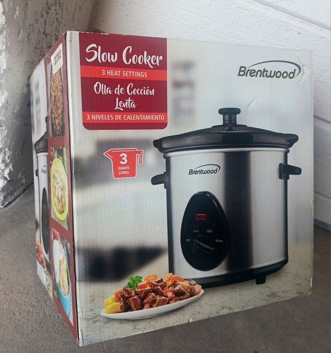 Brentwood Slow Cooker (3.5 qt) Crockpot w/Removable Ceramic Pot (NEW IN BOX) Never Used.