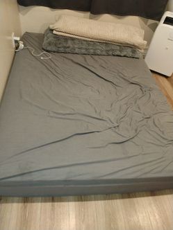 Queen size bed