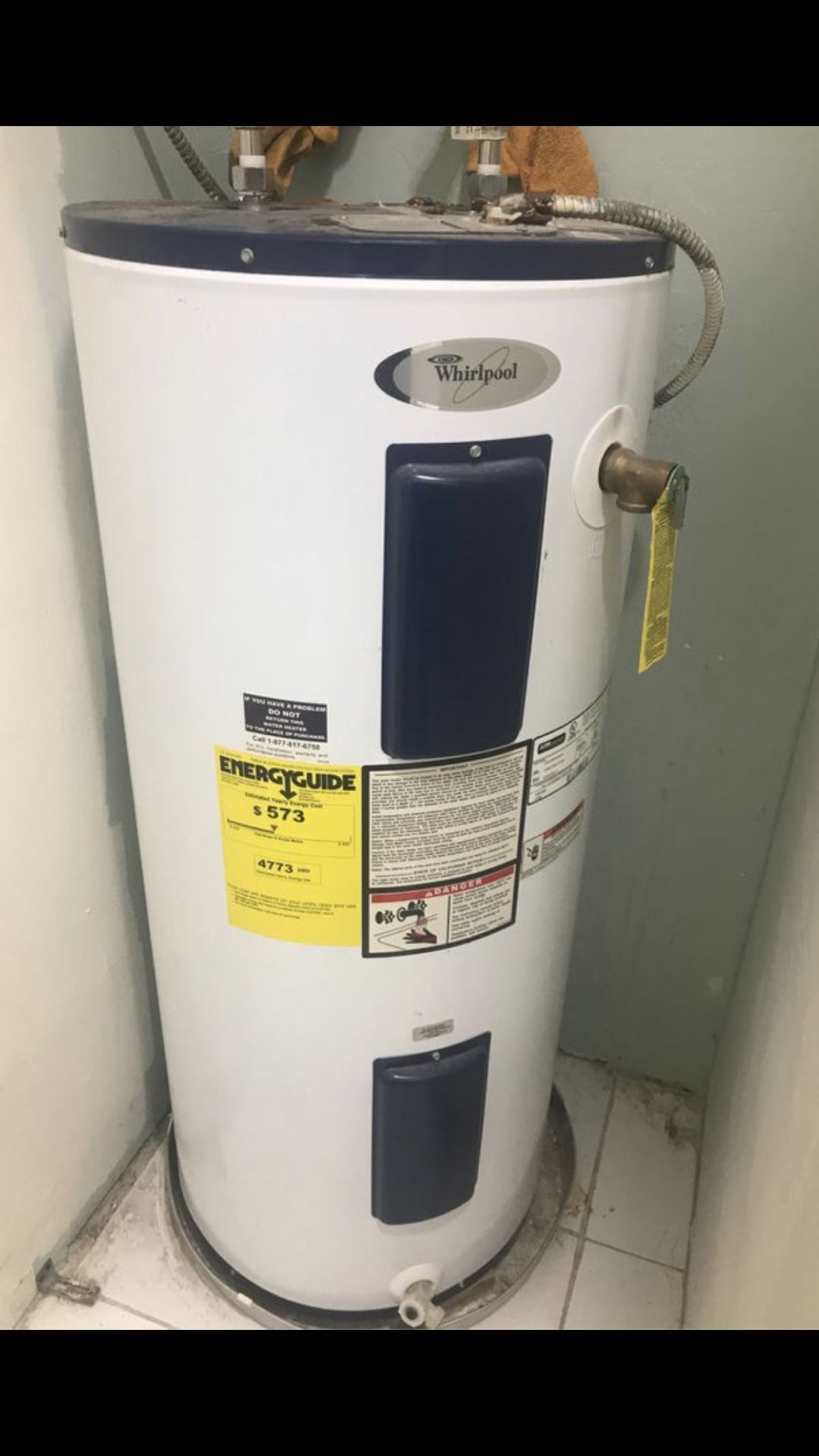 Whirlpool 40 gallon water heater Free for Sale in Miami, FL OfferUp