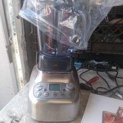 BLENDER BREVILLE SUPER Q BRAND NEW 