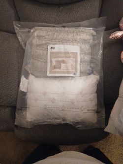 Bedding Pillows