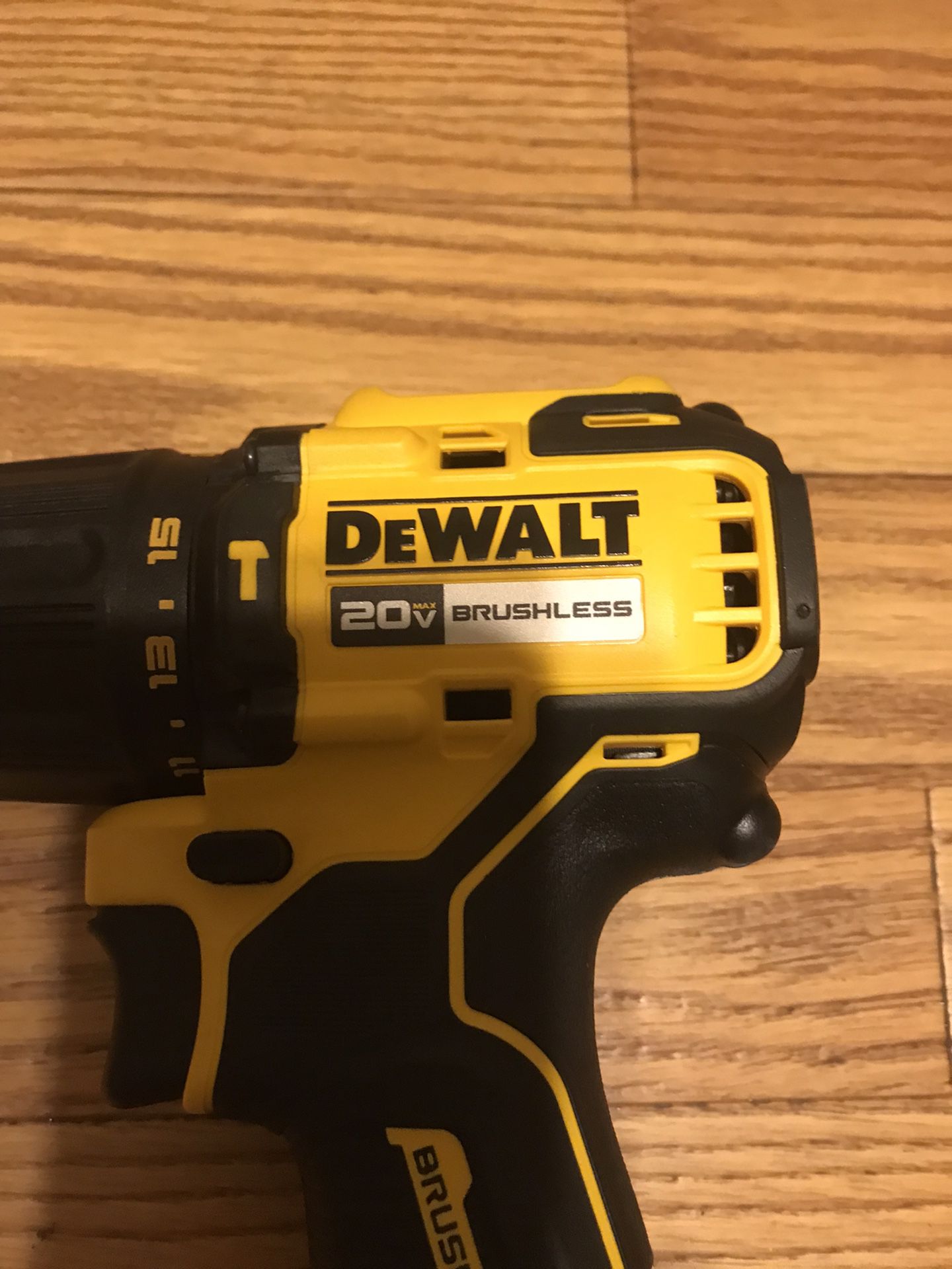 Brushless Hammer Drill  Dewalt 