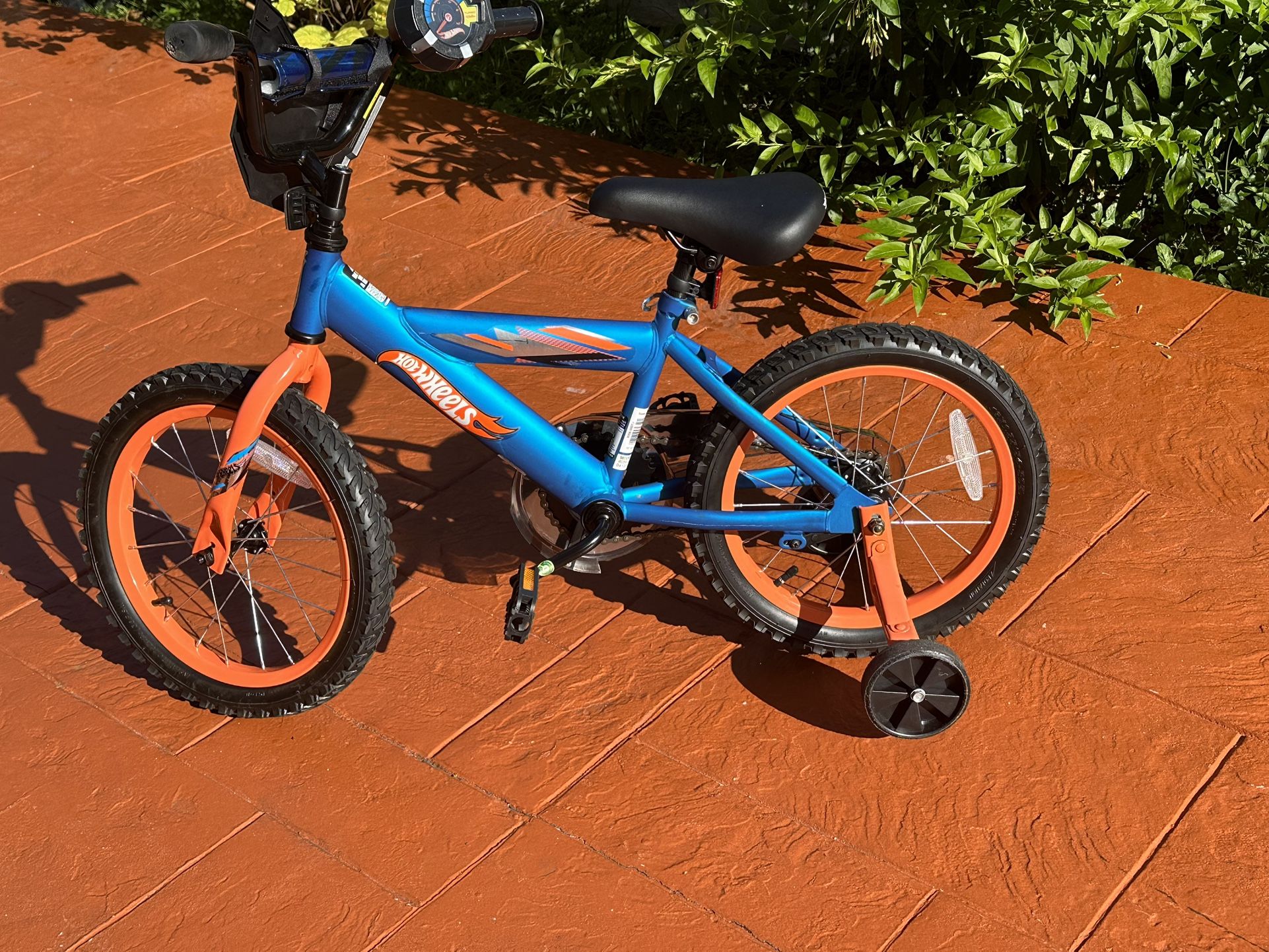 Dynacraft Hot Wheels 16-inch Boys BMX Bike For Children 5-7 years
