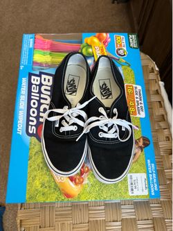 Black/ white Vans