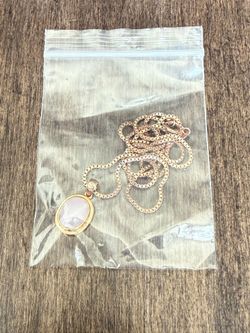 Rose Gold Plated Necklace With Rose Quartz Pendant