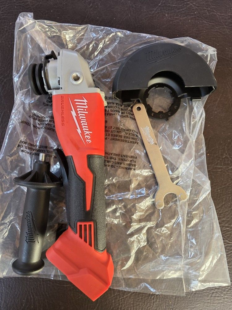 Milwaukee M18 Brushless Grinder