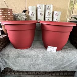 Beautiful plastic flower pots