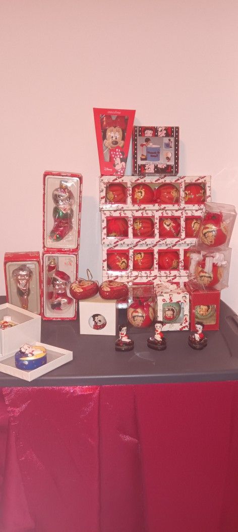 Betty Boop Christmas Collection