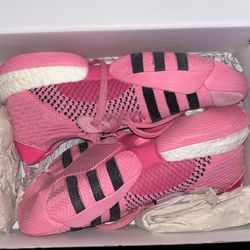 Basketball Shoes Size 8.5