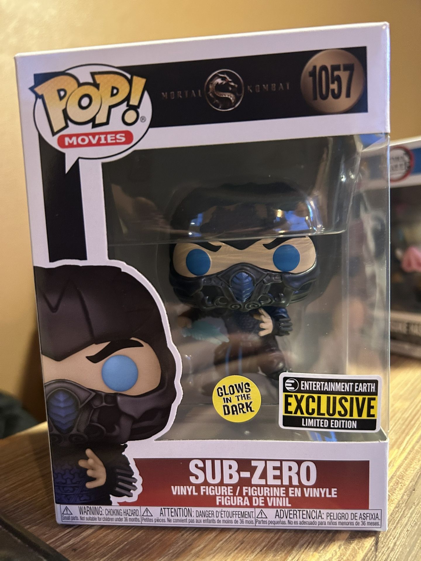 Mortal Kombat Sub-Zero #1057 Entertainment Earth Exclusive GITD