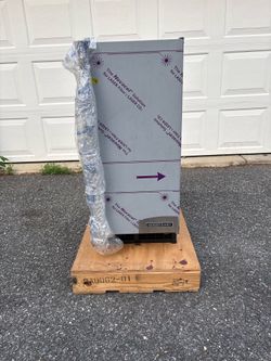 Brand New Hoshizaki AM-50BAJ Commercial Ice Machine - $1,700