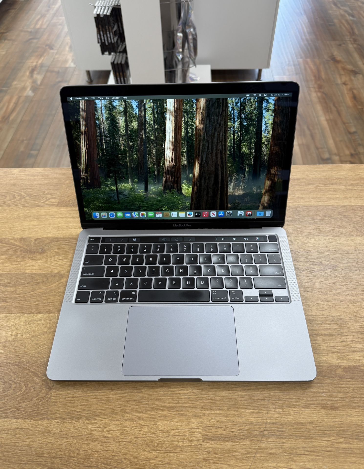 13 MacBook Pro Intel Quad Core i5*8GB RAM*256GB