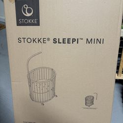 Sleepi™ 3-in-1 Convertible Crib with Mattresses and Extension Kit