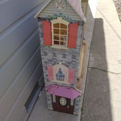 Doll House 
