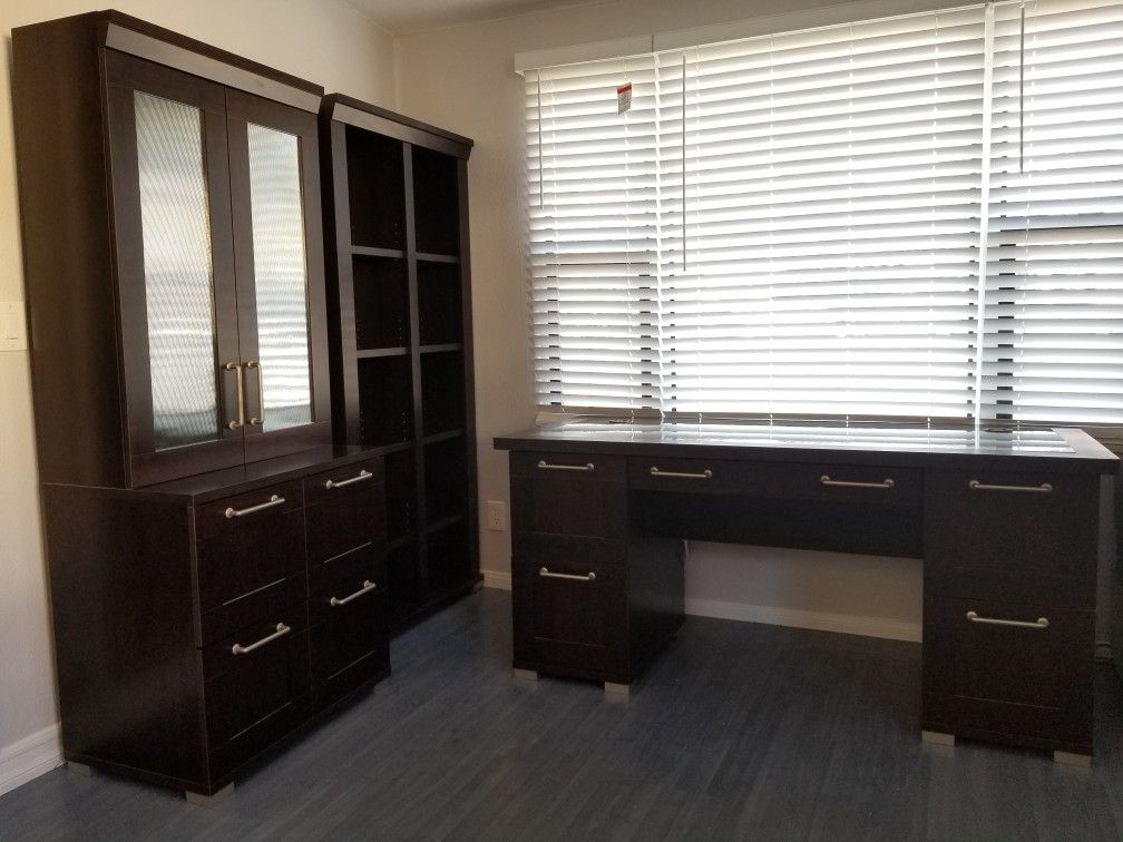 4 pieces Contemporary Office Furniture- Desk, Bookshelves, Drawers and - $700 (University heights)