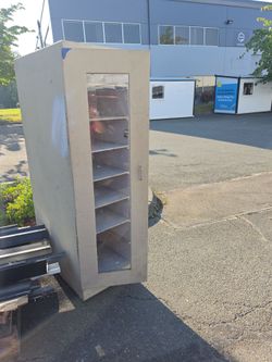 FREE CABINET