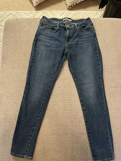 Women’s Levi Jeans & Short Size 29