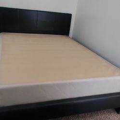 Queen leather bed ⁸