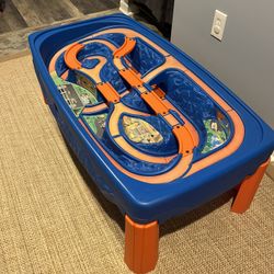 Step 2 Hots wheels Table And Track