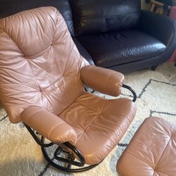 Reclining Swivel Armchair And Ottoman 