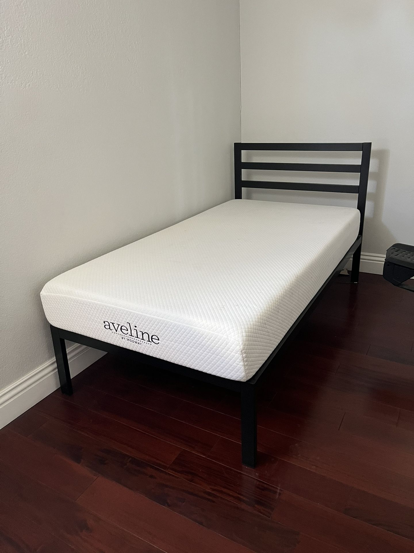 Twin Bed