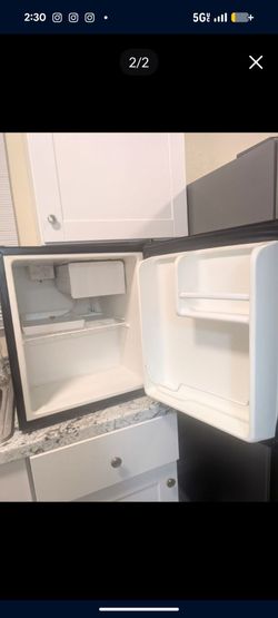 Mini fridge